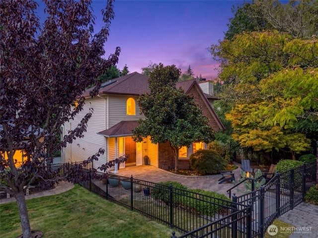 Property photo for 4027 35th Avenue W, Seattle
