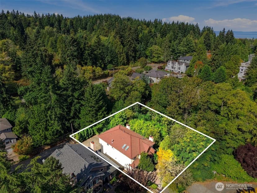 Property photo for 4027 35th Avenue W, Seattle photo 34