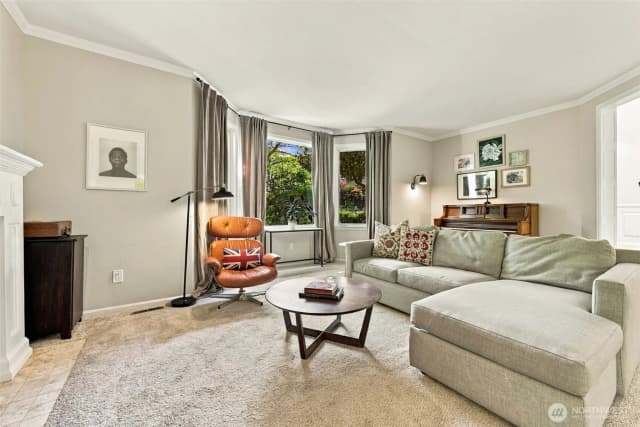 Property photo for 4027 35th Avenue W, Seattle photo 5