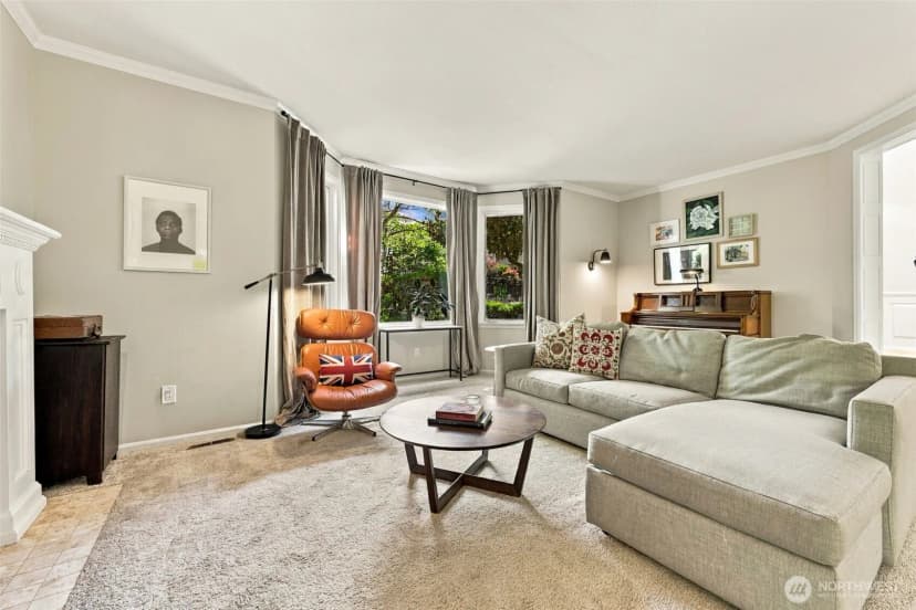 Property photo for 4027 35th Avenue W, Seattle photo 5