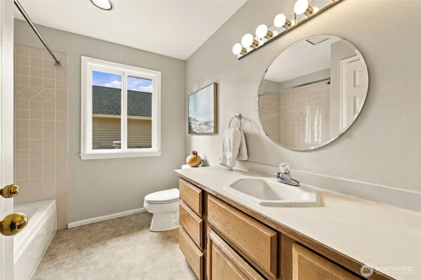 Property photo for 4027 35th Avenue W, Seattle photo 25