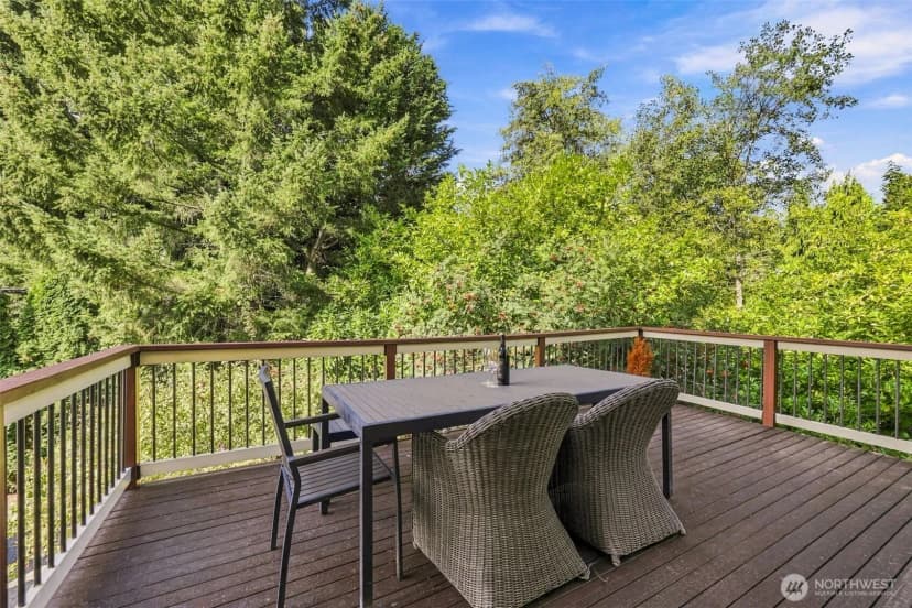 Property photo for 4027 35th Avenue W, Seattle photo 18