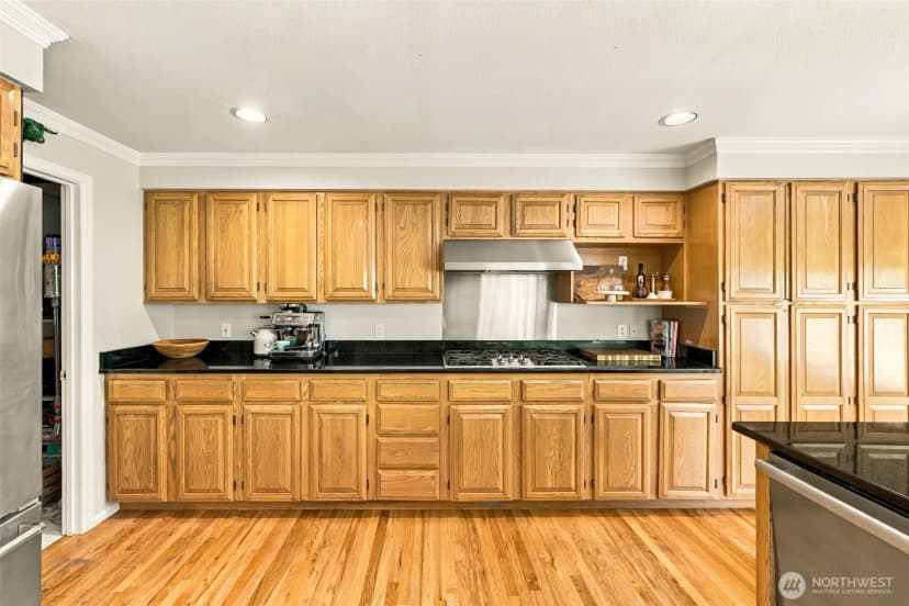 Property photo for 4027 35th Avenue W, Seattle photo 14
