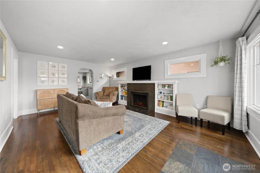 Property photo for 6243 S Warner Street, Tacoma photo 3