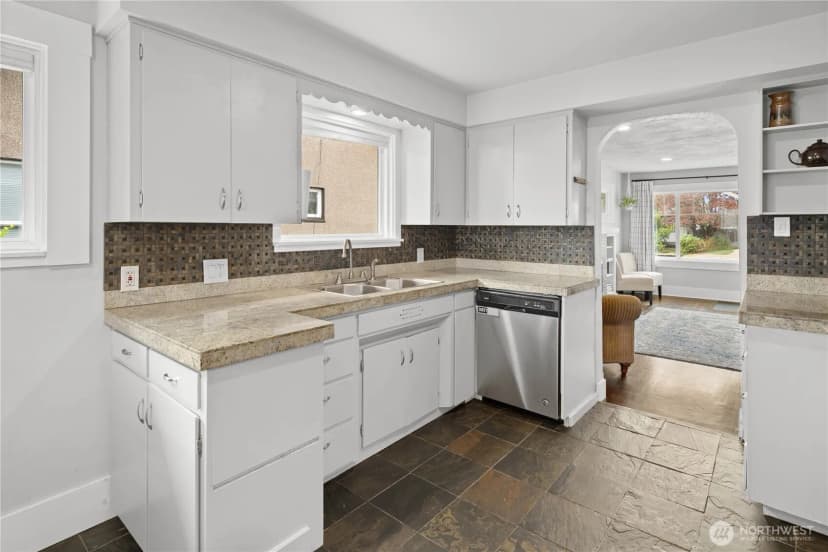Property photo for 6243 S Warner Street, Tacoma photo 10