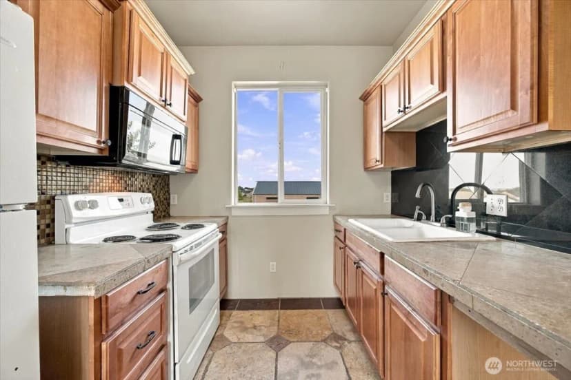 Property photo for 4406 Mount Adams View Dr, West Richland photo 32