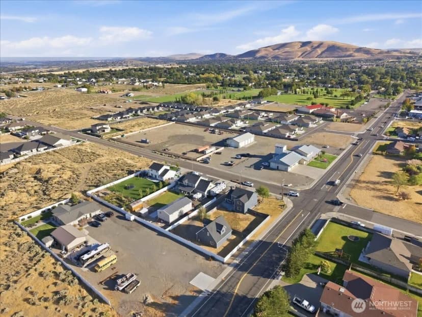 Property photo for 4406 Mount Adams View Dr, West Richland photo 38