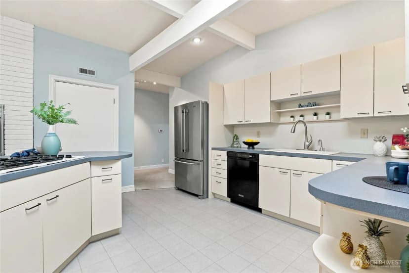 Property photo for 8218 Se 36th Street, Mercer Island photo 12