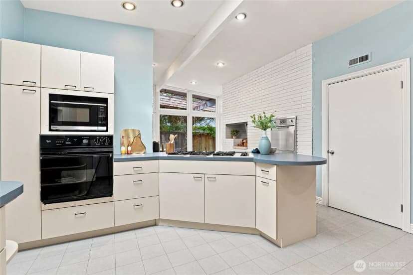 Property photo for 8218 Se 36th Street, Mercer Island photo 14
