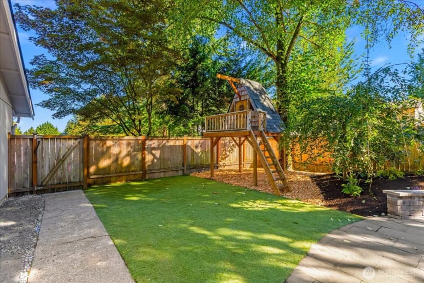 Property photo for 10325 Ne 125th Place, Kirkland photo 20