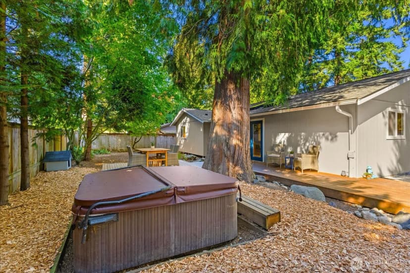 Property photo for 10325 Ne 125th Place, Kirkland photo 28