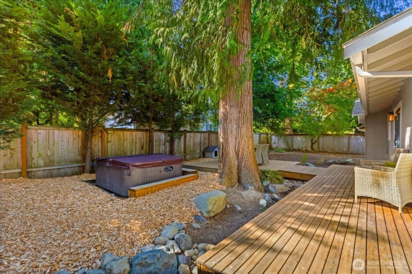 Property photo for 10325 Ne 125th Place, Kirkland photo 27
