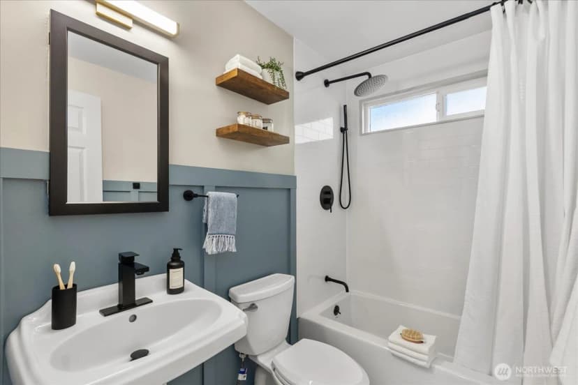 Property photo for 10325 Ne 125th Place, Kirkland photo 11