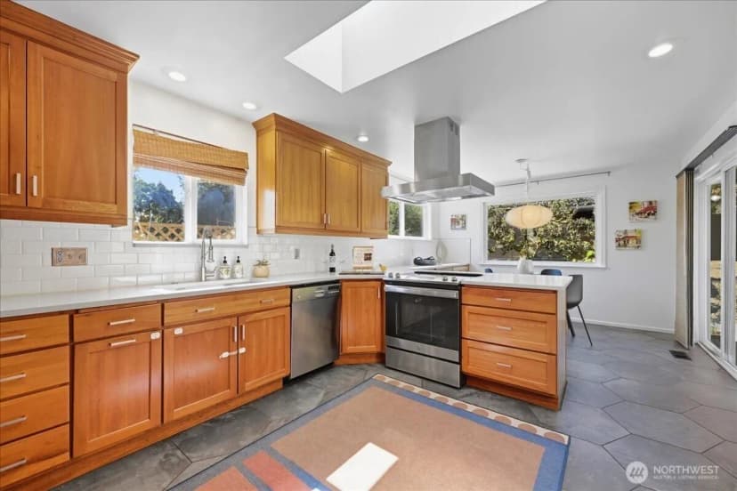 Property photo for 8629 36th Avenue Sw, Seattle photo 14