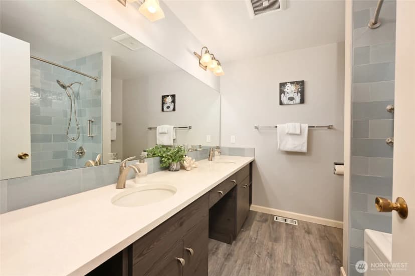 Property photo for 5212 W Mercer Place, Mercer Island photo 17