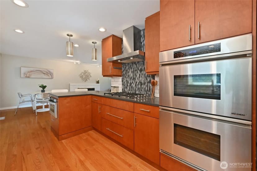Property photo for 5212 W Mercer Place, Mercer Island photo 11