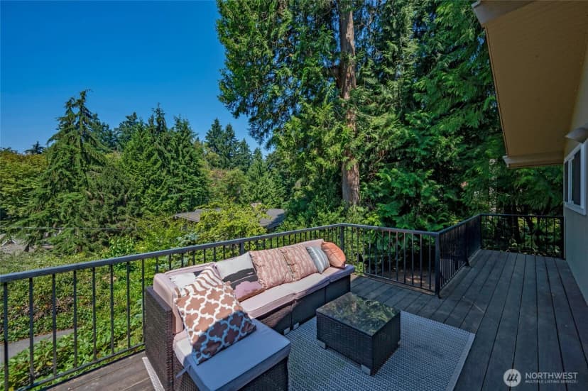 Property photo for 5212 W Mercer Place, Mercer Island photo 9