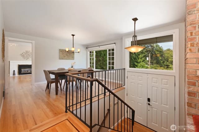 Property photo for 5212 W Mercer Place, Mercer Island photo 3