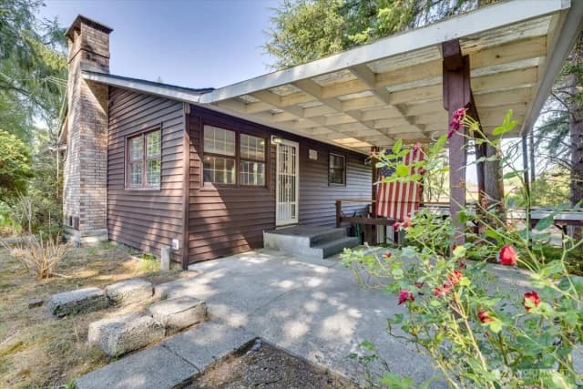 Property photo for 12521 Roosevelt Road, Snohomish photo 2