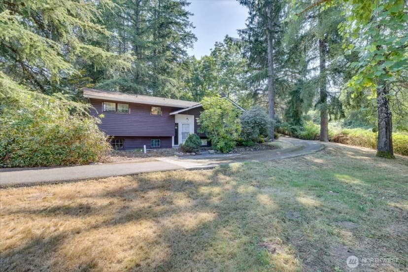 Property photo for 12521 Roosevelt Road, Snohomish