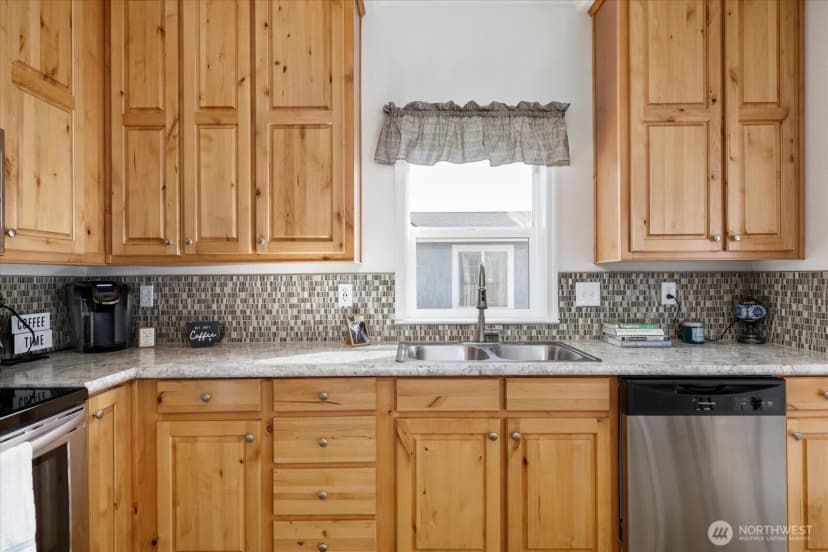 Property photo for 225 Ne Ernst Street #114, Oak Harbor photo 10