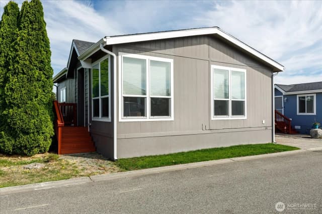Property photo for 225 Ne Ernst Street #114, Oak Harbor