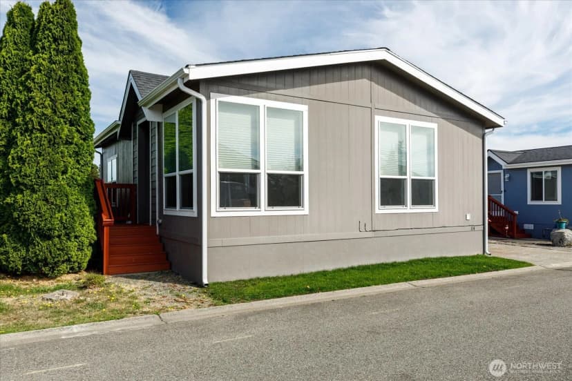 Property photo for 225 Ne Ernst Street #114, Oak Harbor