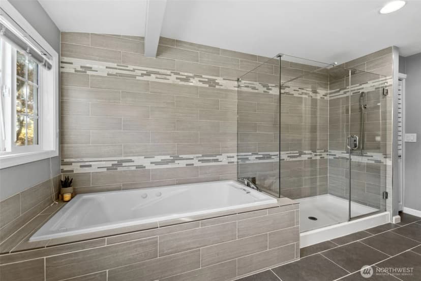 Property photo for 618 Nw 163rd Street, Shoreline photo 23