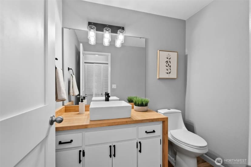 Property photo for 618 Nw 163rd Street, Shoreline photo 20