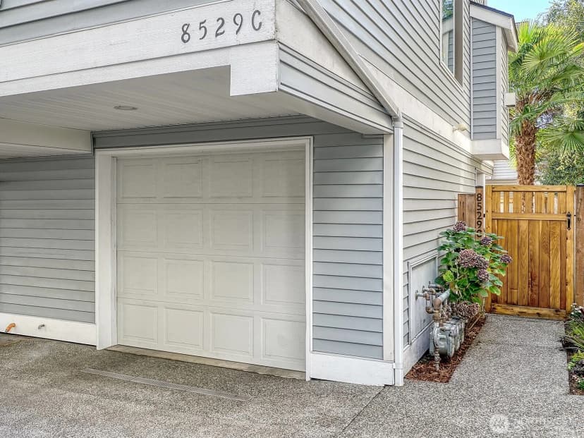 Property photo for 8529 Midvale Avenue N #c, Seattle photo 21