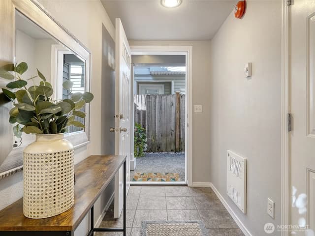 Property photo for 8529 Midvale Avenue N #c, Seattle photo 3