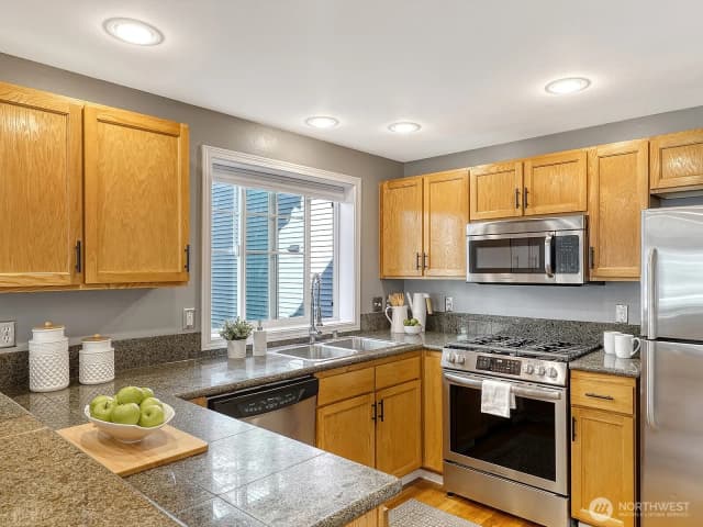 Property photo for 8529 Midvale Avenue N #c, Seattle photo 4