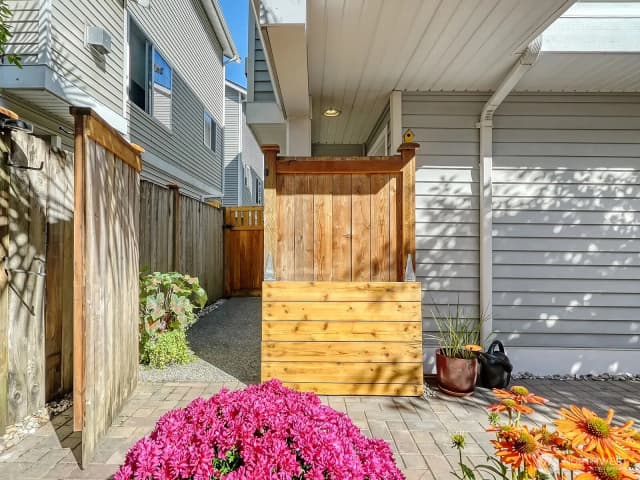 Property photo for 8529 Midvale Avenue N #c, Seattle photo 2