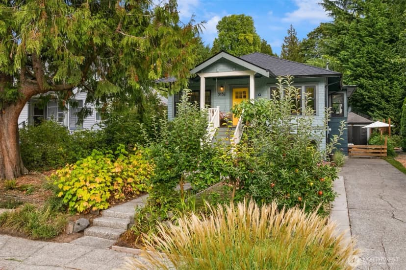 Property photo for 3132 35th Avenue S, Seattle photo 2