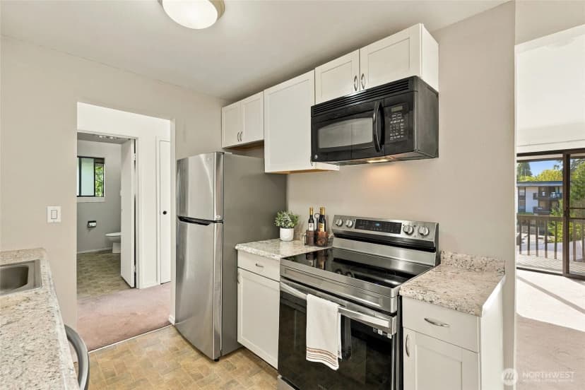 Property photo for 19409 56th Avenue W #301, Lynnwood photo 9