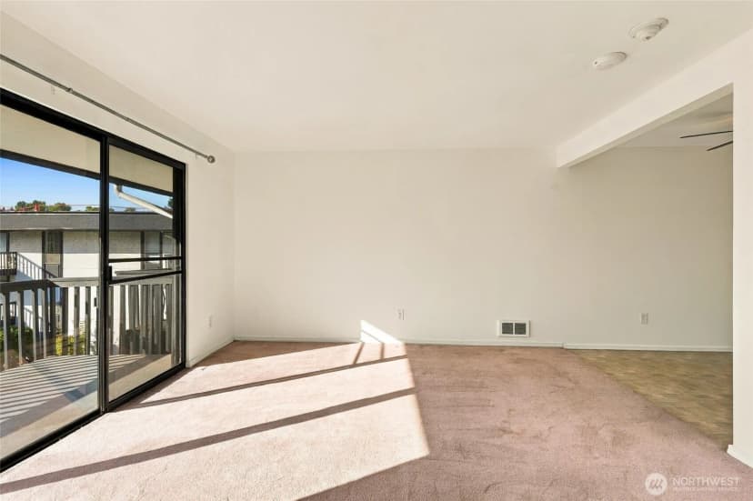 Property photo for 19409 56th Avenue W #301, Lynnwood photo 16