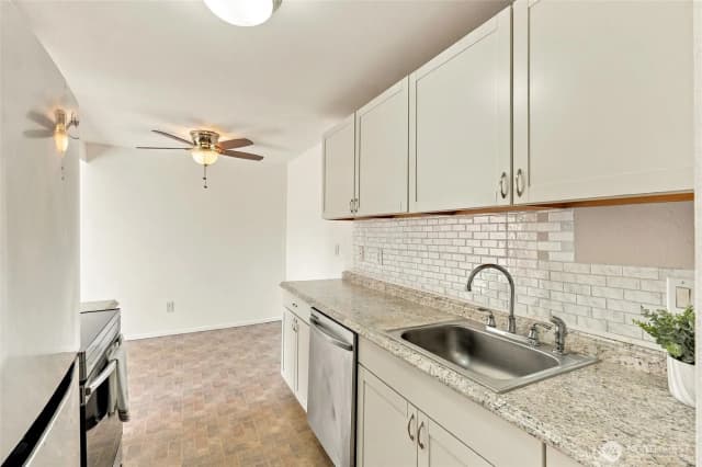 Property photo for 19409 56th Avenue W #301, Lynnwood photo 5