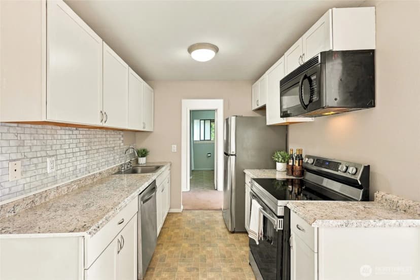 Property photo for 19409 56th Avenue W #301, Lynnwood photo 6