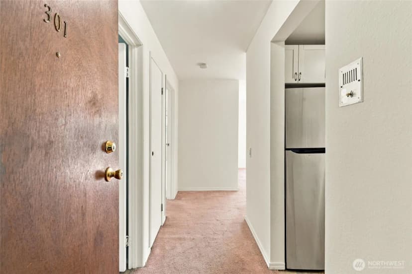 Property photo for 19409 56th Avenue W #301, Lynnwood photo 4