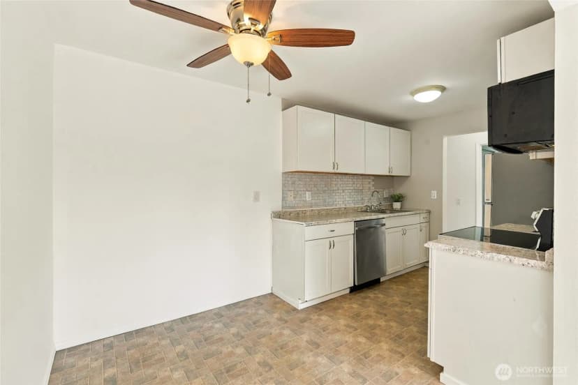 Property photo for 19409 56th Avenue W #301, Lynnwood photo 8
