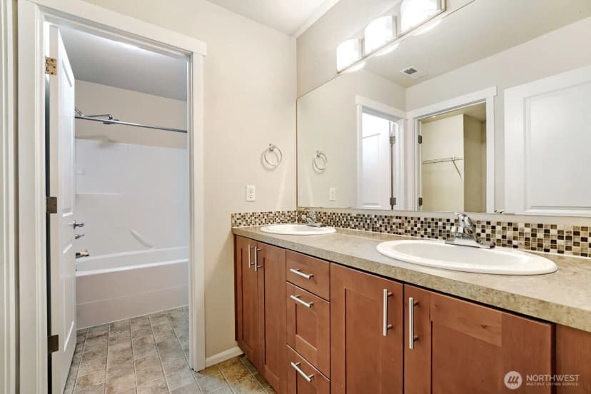 Property photo for 2063 S 263rd Street, Des Moines photo 17