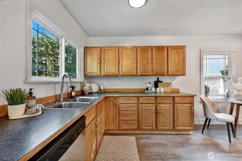 Property photo for 6712 18th Avenue Sw, Seattle photo 9