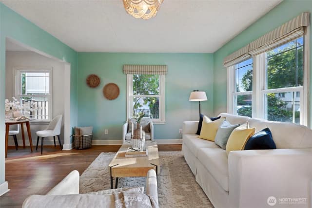 Property photo for 6712 18th Avenue Sw, Seattle photo 4