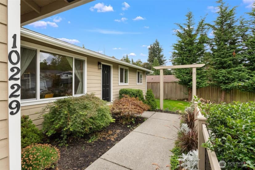 Property photo for 10229 27th Drive Se, Everett