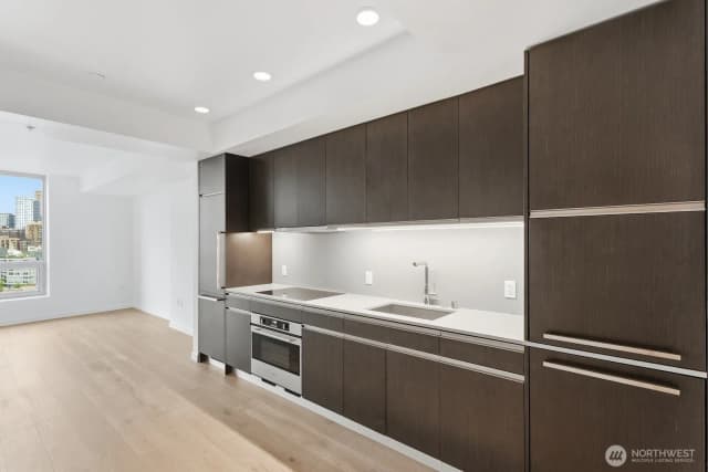 Property photo for 1808 Minor Avenue #2100, Seattle photo 4