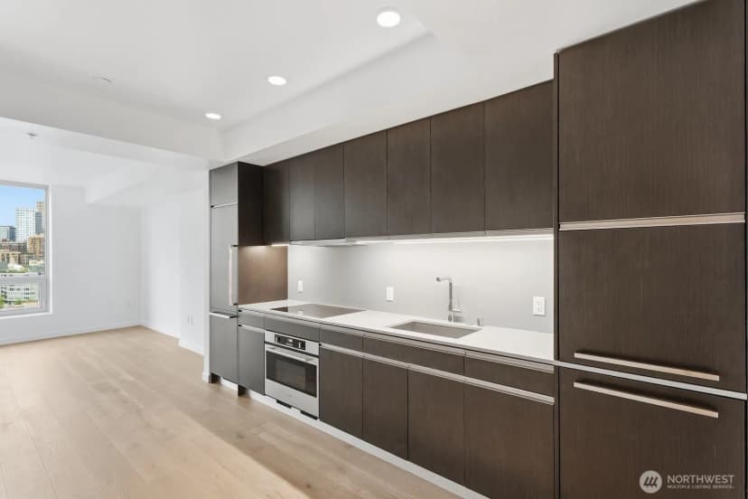 Property photo for 1808 Minor Avenue #2100, Seattle photo 4