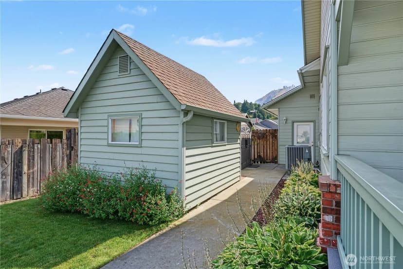 Property photo for 1716 Windsor Court, Wenatchee photo 35