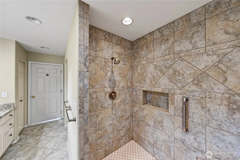 Property photo for 1716 Windsor Court, Wenatchee photo 25