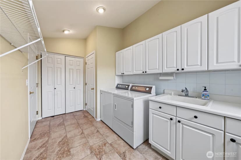 Property photo for 1716 Windsor Court, Wenatchee photo 17