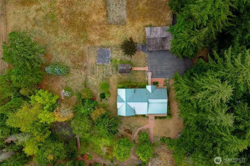 Property photo for 6133 Puget Beach Road Ne, Olympia photo 34